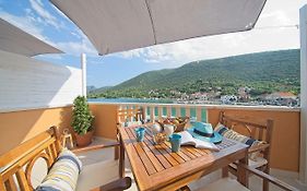 Oyster Paradise Turquoise Apartment